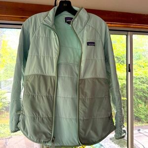 Women’s small Patagonia coat two tone green